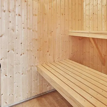 Дом отдыха Udsholt Strand Sleeps 20 Pool Wifi Udsholt Sand